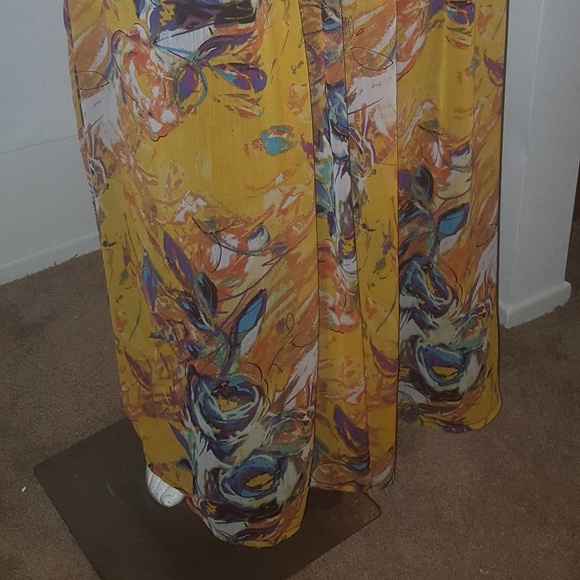 Floral print Maxi Skirt - Plus size. - Picture 4 of 4